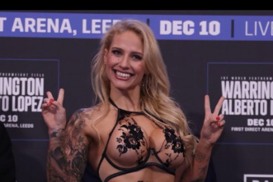 Lutadora revela que teve conta banida do Twitter devido a post com biquíni ousado