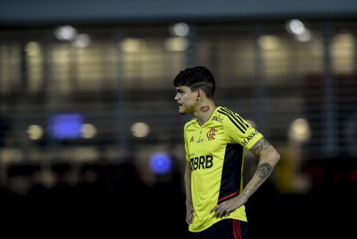 Novo contrato de Ayrton Lucas com Flamengo será até dezembro de 2027 e pagamento será quitado em parcelas durante quatro anos