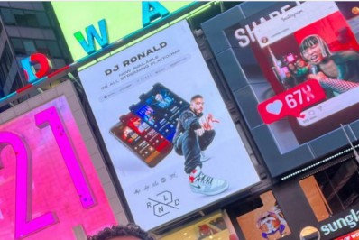 Ronald aparece em telão da Times Square e vibra: 'Meu trabalho e meu esforço'