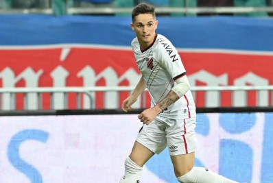 Athletico-PR bate o martelo sobre possível venda de Khellven ao Vasco