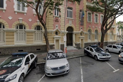 Homem é preso suspeito de espancar, esfaquear e tentar arrancar as pernas de sua ex-companheira