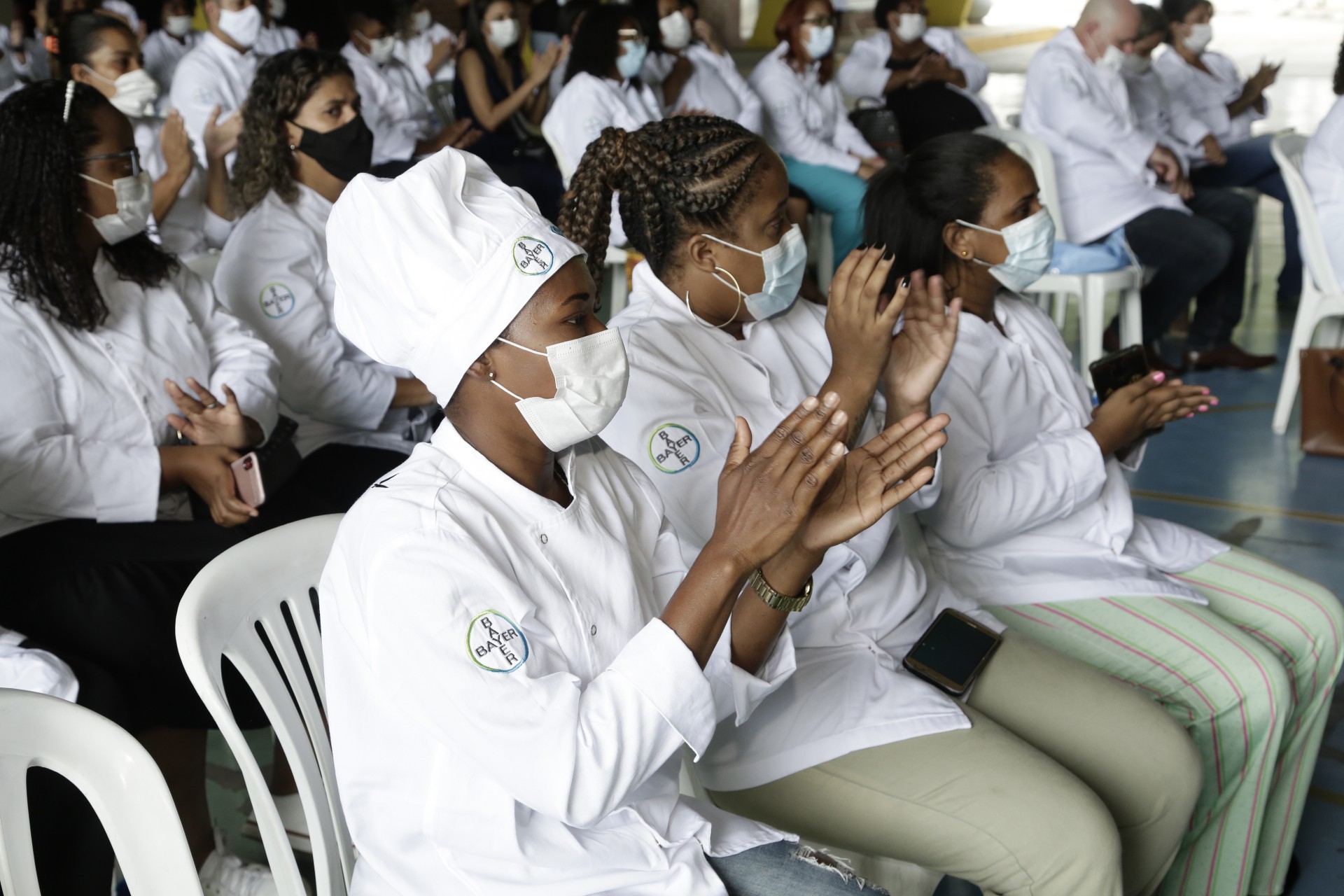 74 profissionais em curso de gastronomia se formaram no projeto Diamantes na Cozinha, na unidade da Bayer, em Belford Roxo - Divulga&ccedil;&atilde;o