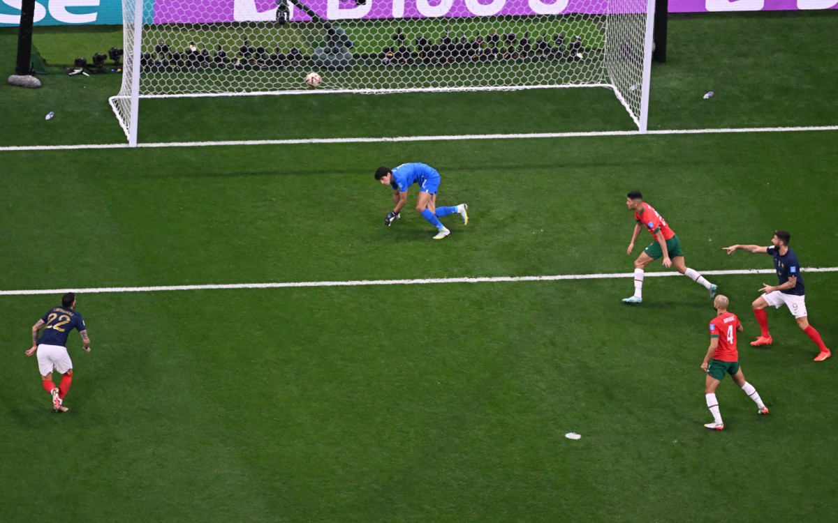 Theo Hern&aacute;ndez abriu o placar para a Fran&ccedil;a no jogo contra Marrocos