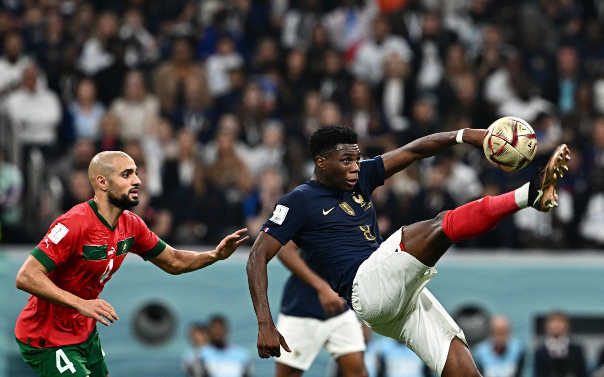 Amrabat, de Marrocos, e Tchouam&eacute;ni, da Fran&ccedil;a, s&atilde;o jogadores importantes das respectivas sele&ccedil;&otilde;es