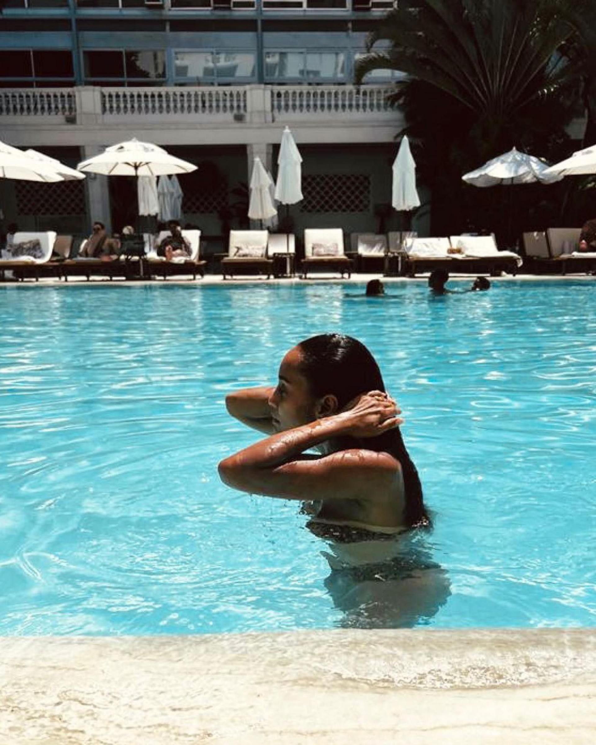 Taís Araújo aproveita dia ensolarado no Rio - Reprodução Internet