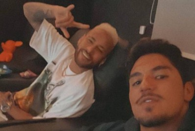 Depois de falar em 'psicológico destruído', Neymar dá festa na mansão da irmã, Rafaella Santos