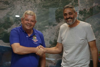 Prefeito de Niterói Axel Grael assina acordo para o Projeto Uçá 