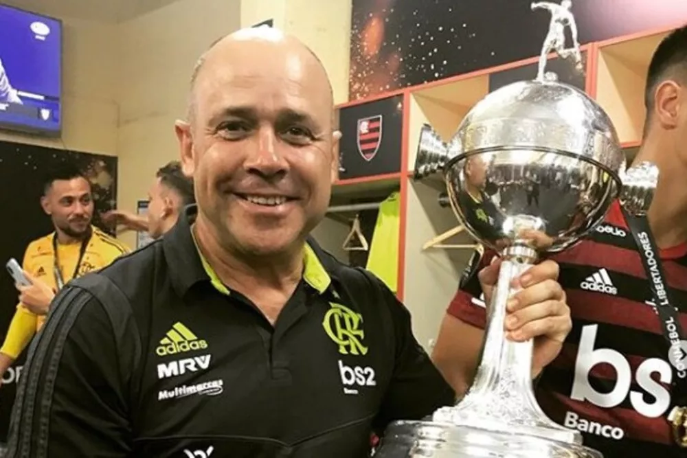 De volta ao Flamengo, Mario Monteiro se despede de Jorge Jesus: 'Convite inesperado e irrecusável'