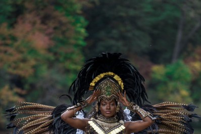 Georgette Bond é a nova rainha de bateria da Cubango