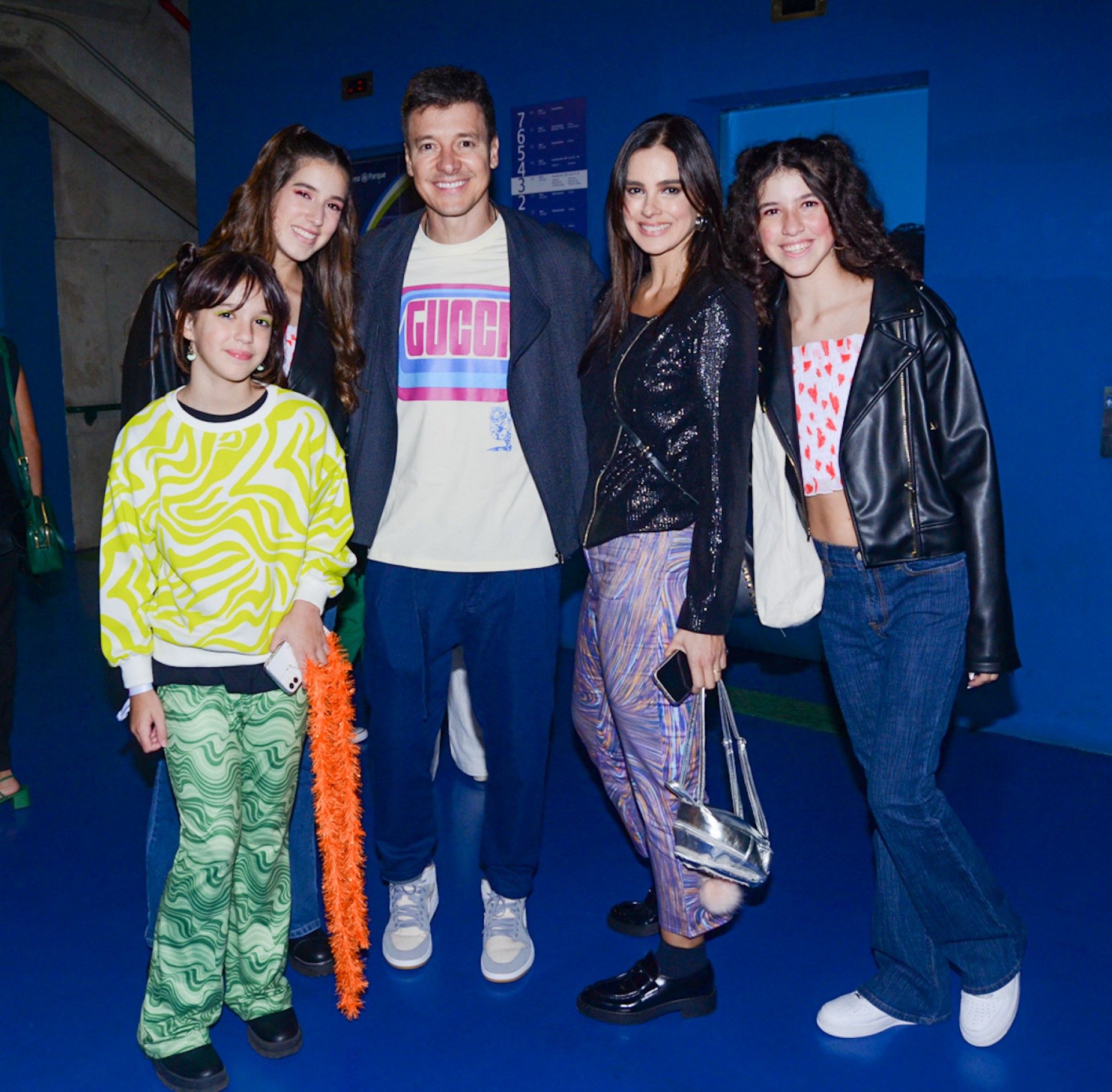 Rodrigo Faro e Vera Viel levam as filhas ao show de Harry Styles - Araujo / Ag. News