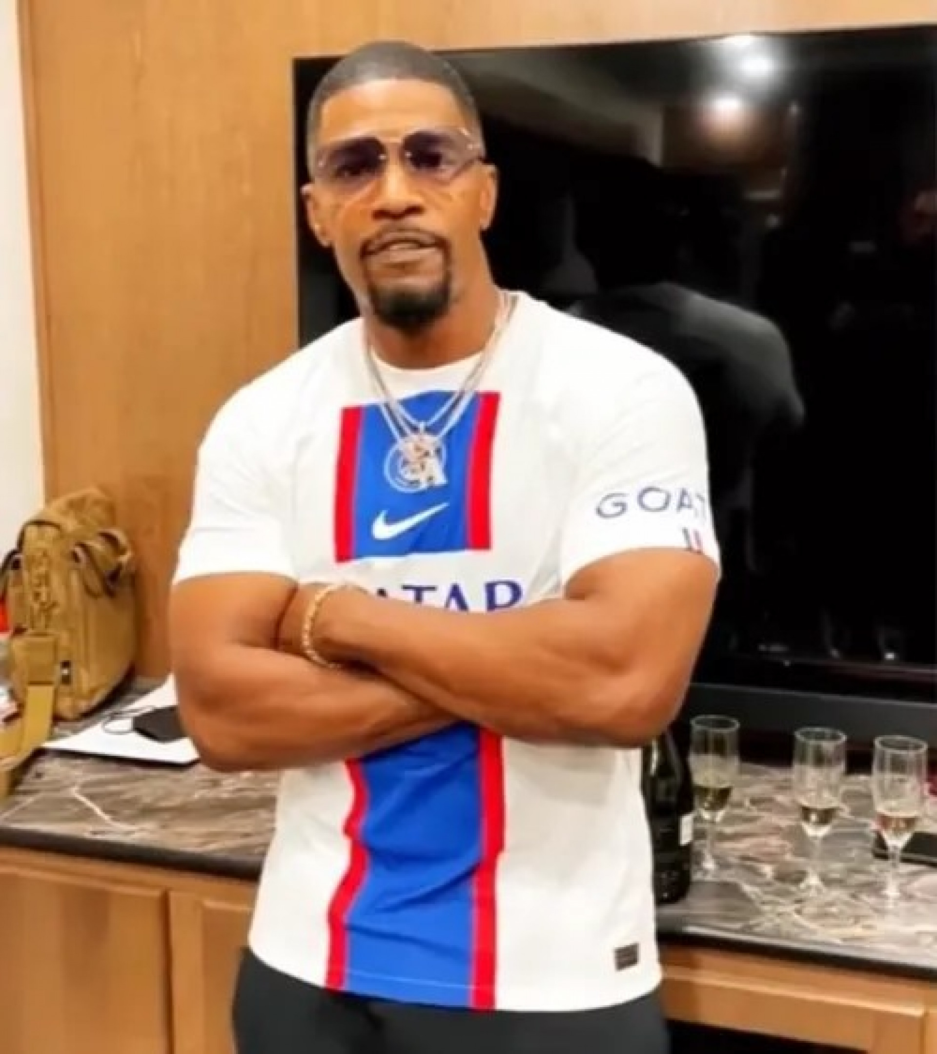 Jamie Foxx ganhou uma camisa do PSG autografada por Neymar - Reprodução de vídeo