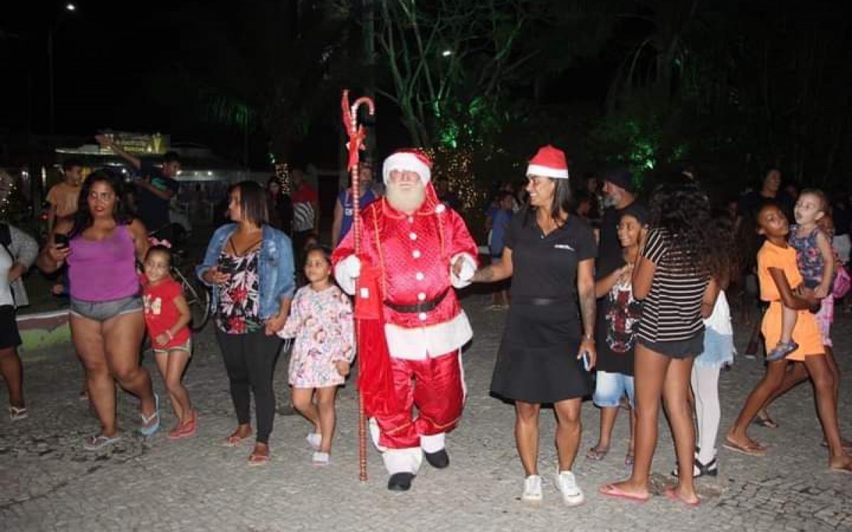 Prefeitura instala m&aacute;quina para climatizar Natal em Arraial do Cabo