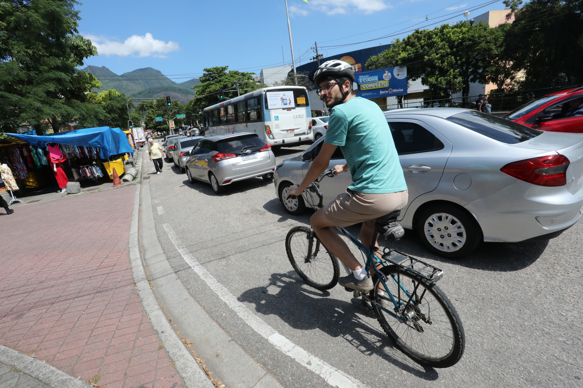 PAUTA ESPECIAL - Ciclismo, saúde e conscientização. O grupo Pedala JPA estão sempre nas redes sociais incentivando o debate e a importância do uso da bicicleta.
Estão sempre engajados em campanhas para aumentar as ciclovias e ciclofaixas do bairro. Na foto, Sidney. - Pedro Ivo/ Agência O Dia