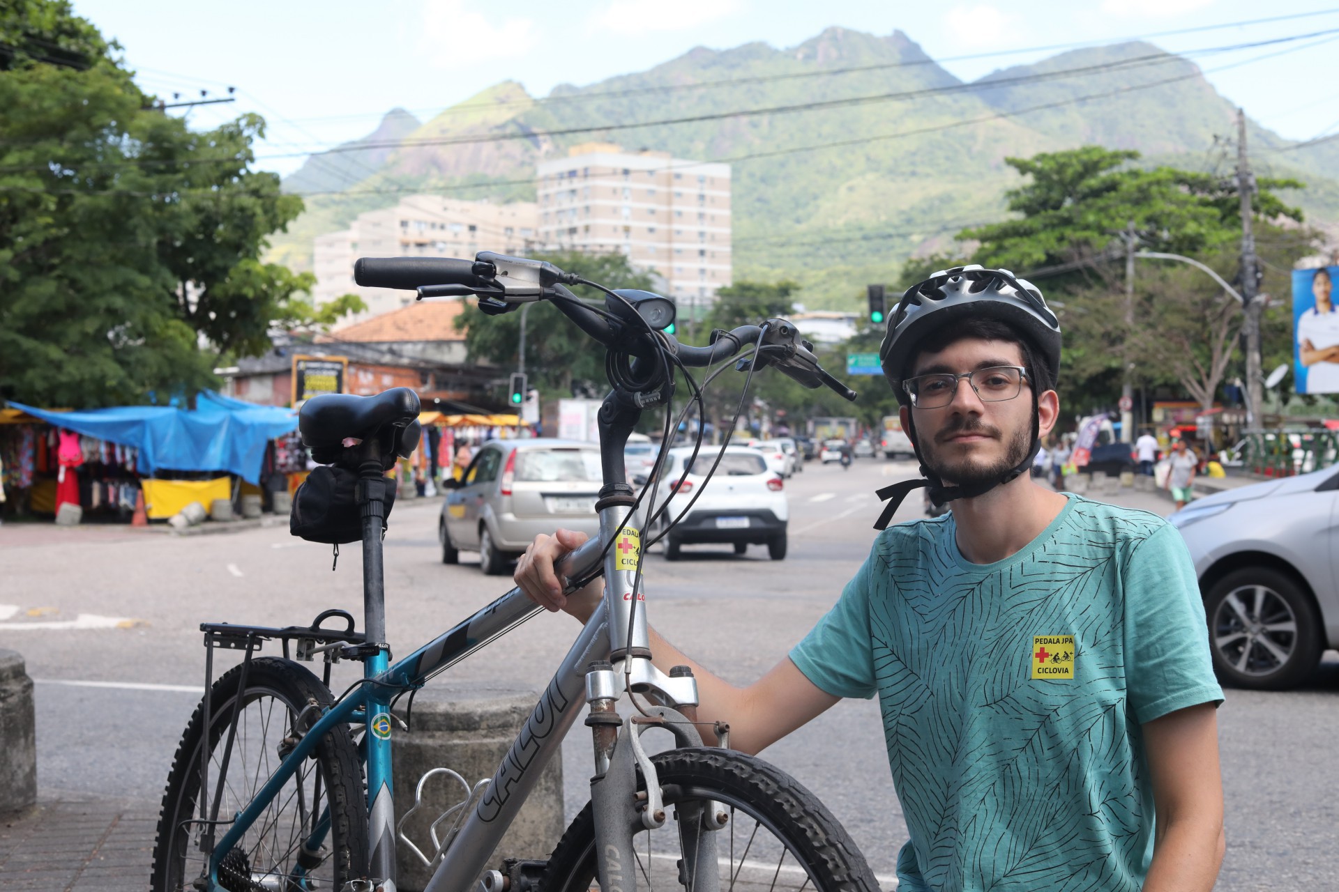 PAUTA ESPECIAL - Ciclismo, saúde e conscientização. O grupo Pedala JPA estão sempre nas redes sociais incentivando o debate e a importância do uso da bicicleta.
Estão sempre engajados em campanhas para aumentar as ciclovias e ciclofaixas do bairro. Na foto, Sidney. - Pedro Ivo/ Agência O Dia