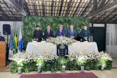 Prefeito Gilberto Esteves participa de sessão solene da Câmara pelo 35º aniversário de emancipação