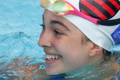 Nadadora campista conquista 10 medalhas no Campeonato Estadual, representando o Flamengo