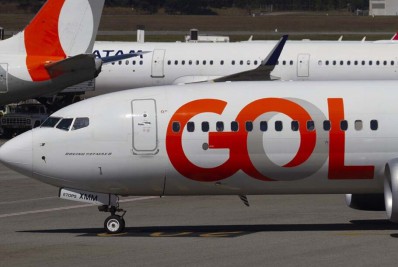 Pilotos e comissários aprovam greve a partir da próxima segunda-feira