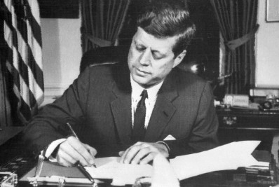 EUA libera milhares de documentos sobre assassinato do presidente Kennedy