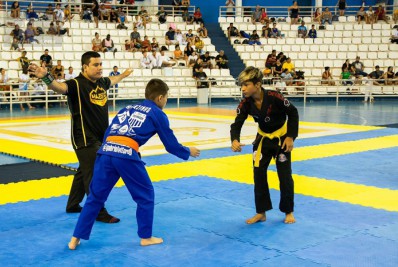 Crianças roubam a cena em campeonato de Jiu-Jitsu em Manaus (AM)