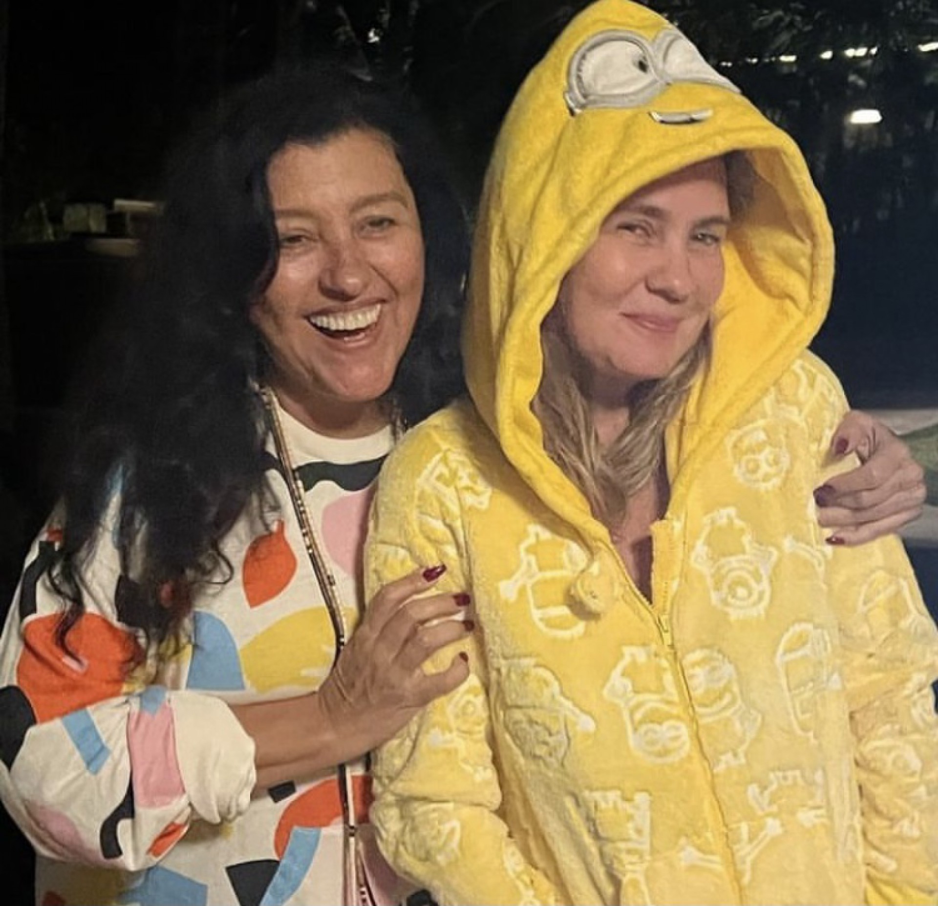 Ao completar 53 anos, Adriana Esteves recebe homenagem de Regina Casé nas redes sociais - Reprodução / Instagram