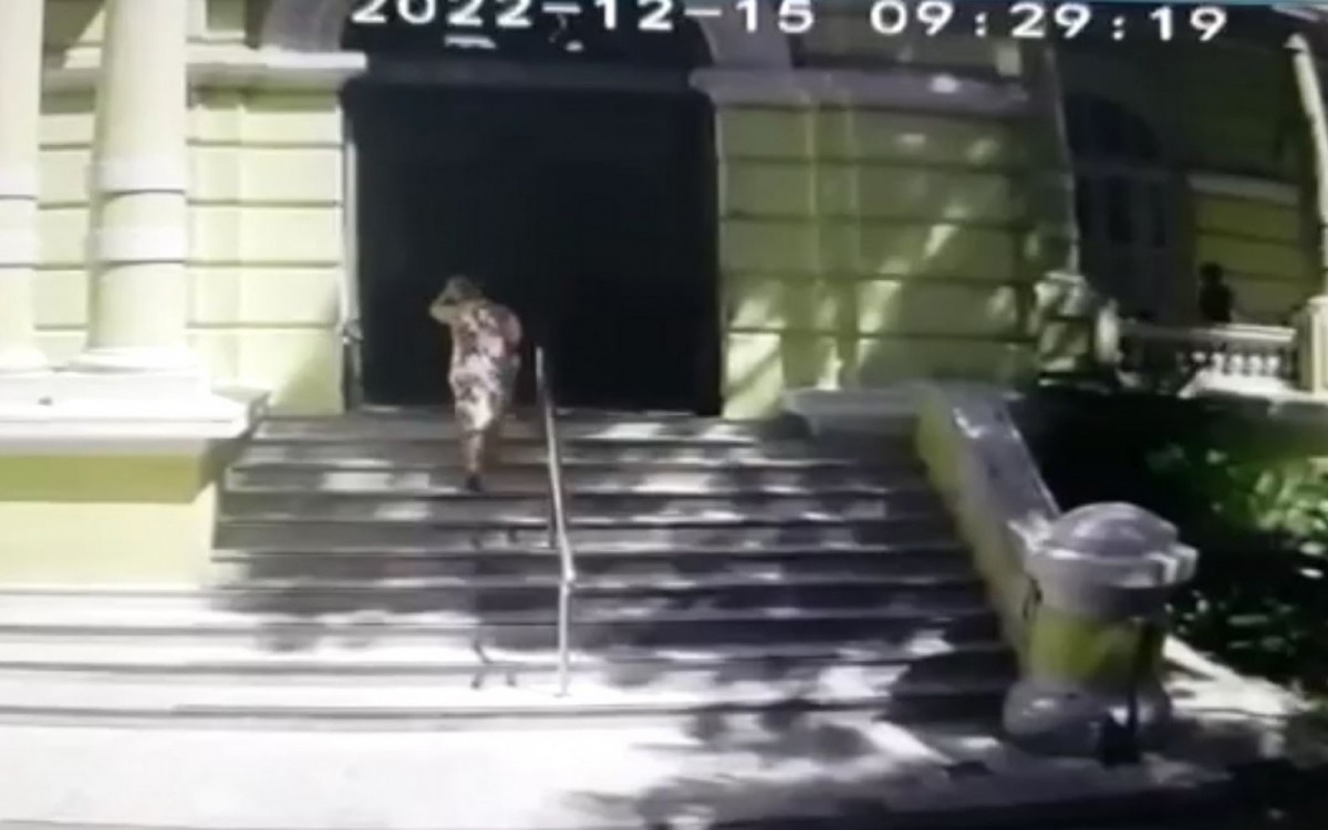 C&acirc;meras de seguran&ccedil;a presentes gravaram o furto