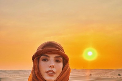 Giovanna Lancellotti posa no deserto e brinca: 'Priscilla, pode chorar'