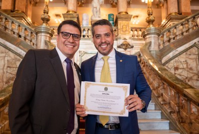 No mesmo dia, irmãos Amorim entram em embate com PSOL nos parlamentos