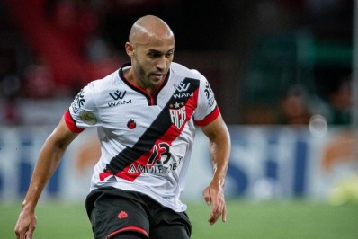 Coritiba formaliza proposta pelo lateral-direito Dudu, do Atletico-GO; Vasco descartou contratação