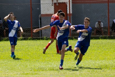 Campeão do Sub-15 no Futebol de Campo de Petrópolis será conhecido neste domingo