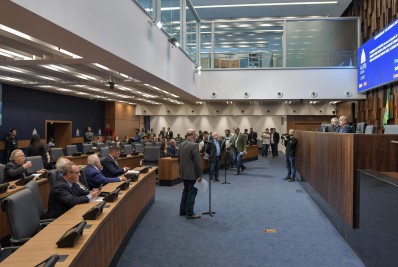 Chuva de medalhas e diplomas na Assembleia Legislativa