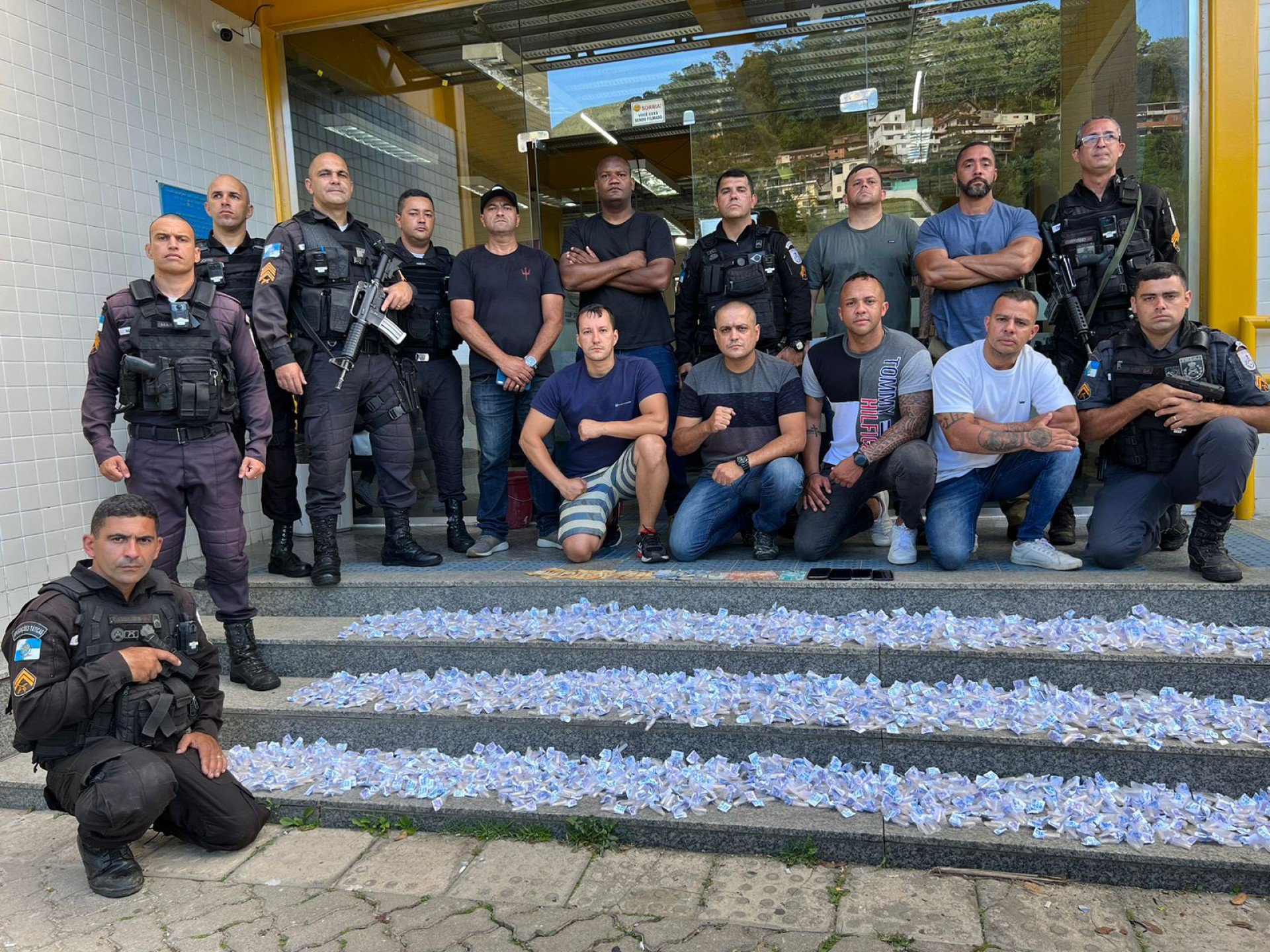 Policiais de Teresópolis apreendem 3000 pinos de cocaína - Cacau Repórter