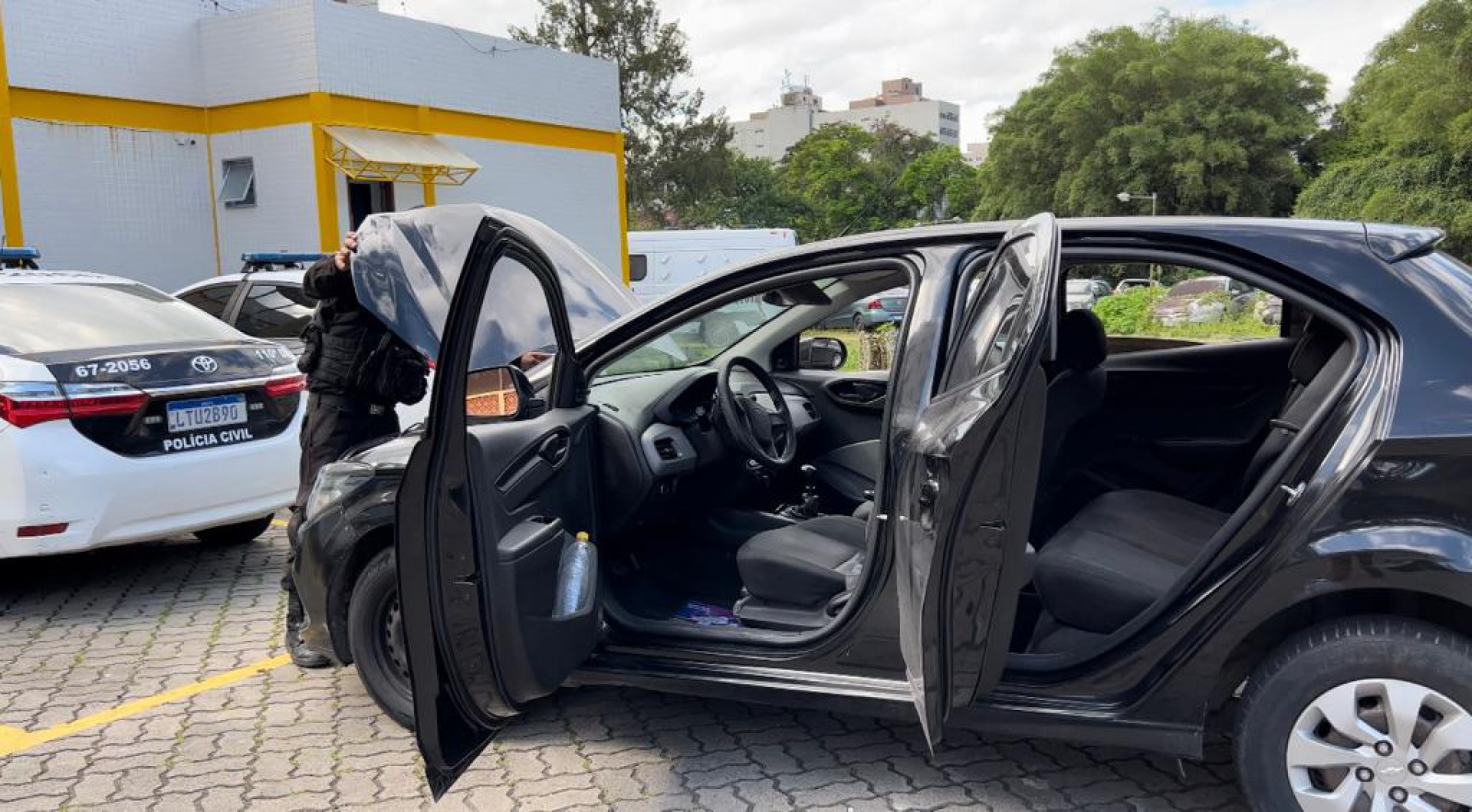 Carro de aplicativo foi apreendido ao transportar drogas do Rio para Teres&oacute;polis - Cacau Rep&oacute;rter
