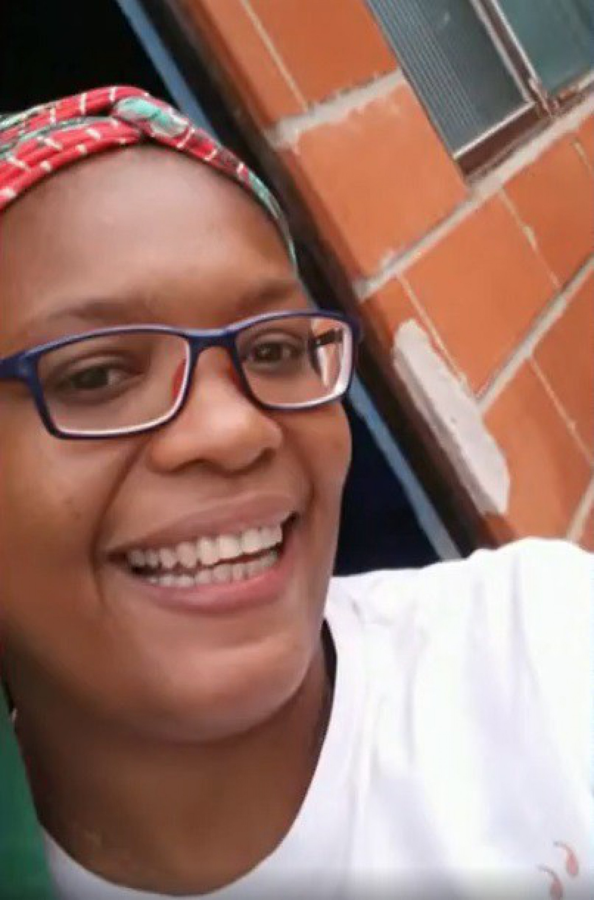 Parentes de Cynthia Santos Brande realizam buscas em hospitais e estiveram no IML, mas ainda n&atilde;o a encontraram