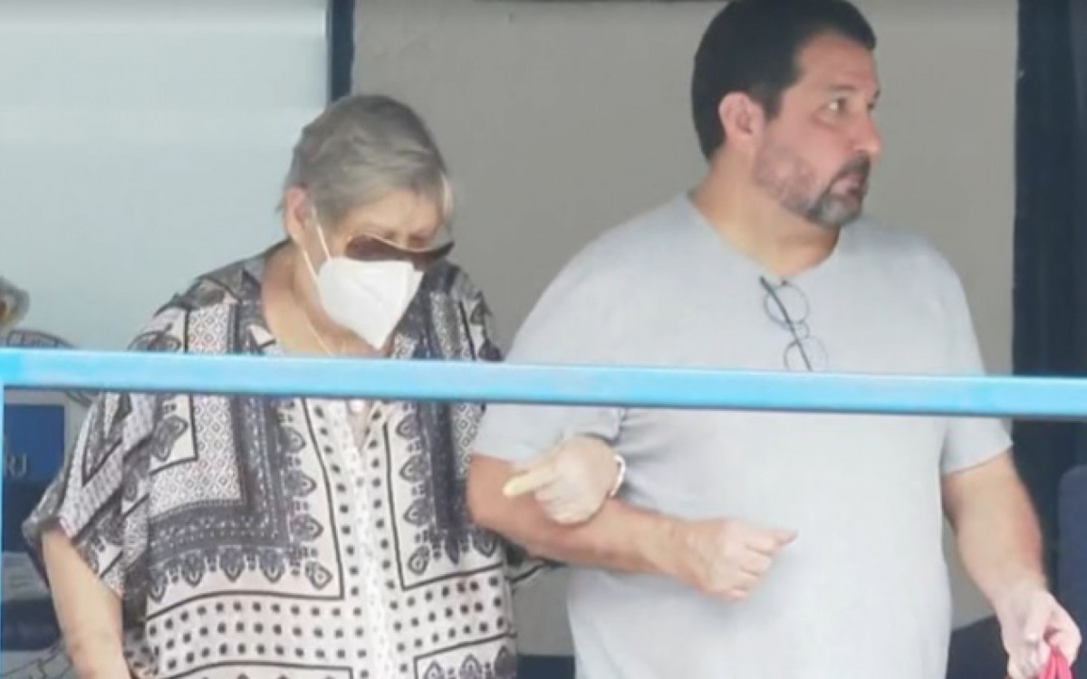 Magaly Cabral esteve na Unidade Prisional da Polícia Militar, em Niterói, para visitar o filho