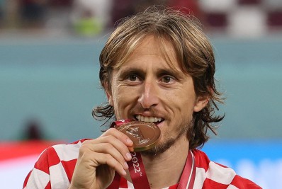 Após bronze na Copa do Mundo, Modric diz que segue na seleção da Croácia