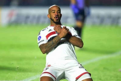 Vasco faz sondagem por meia do São Paulo