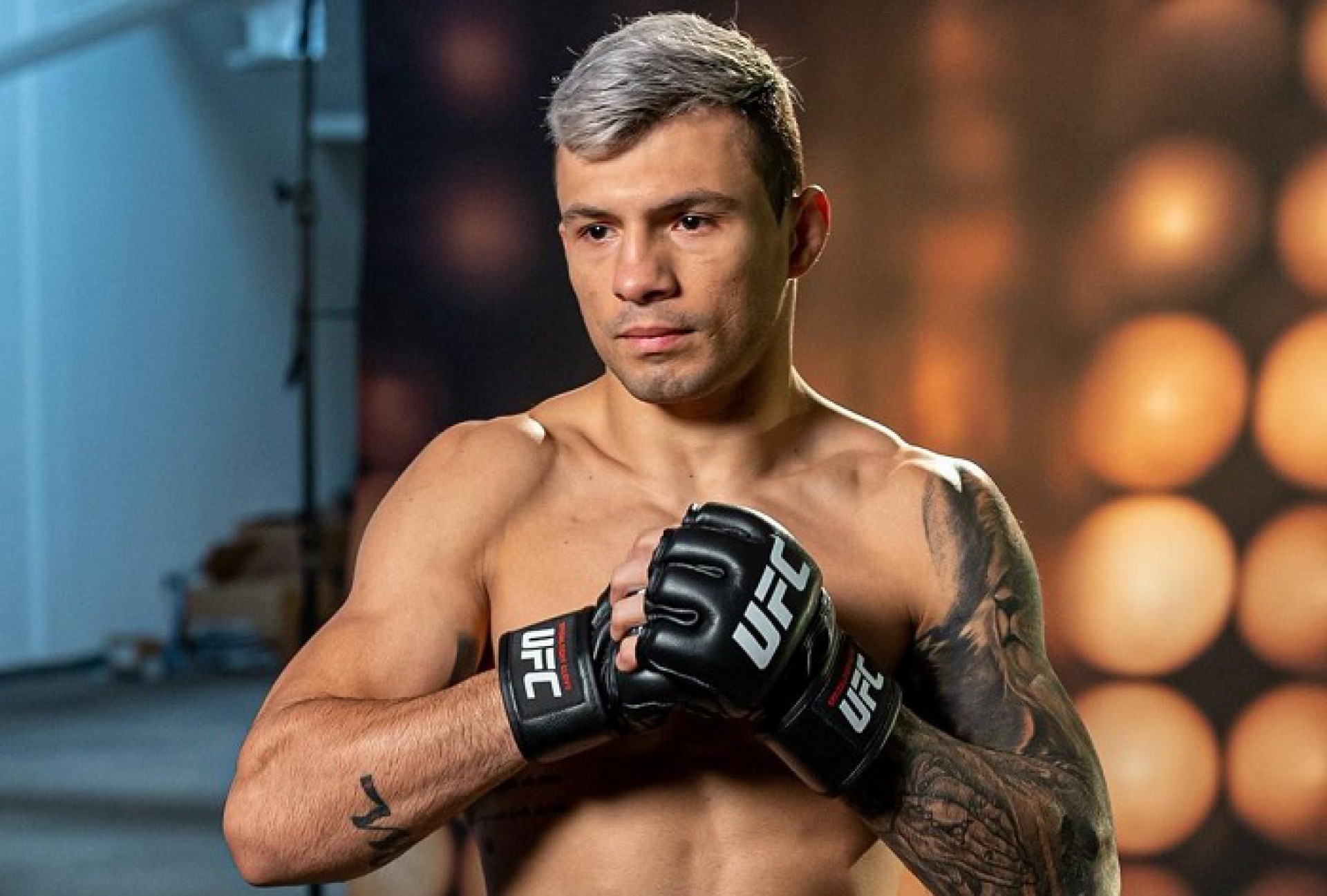 Brasileiro radicado no México, Alessandro Costa irá estrear no evento - (Foto: Divulgação UFC)