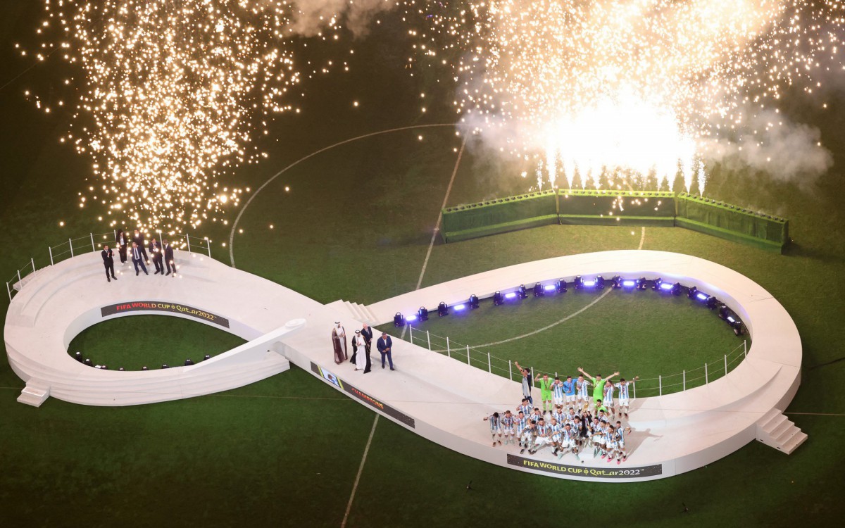 O grande palco da cerim&ocirc;nia de premia&ccedil;&atilde;o da Copa do Mundo do Catar