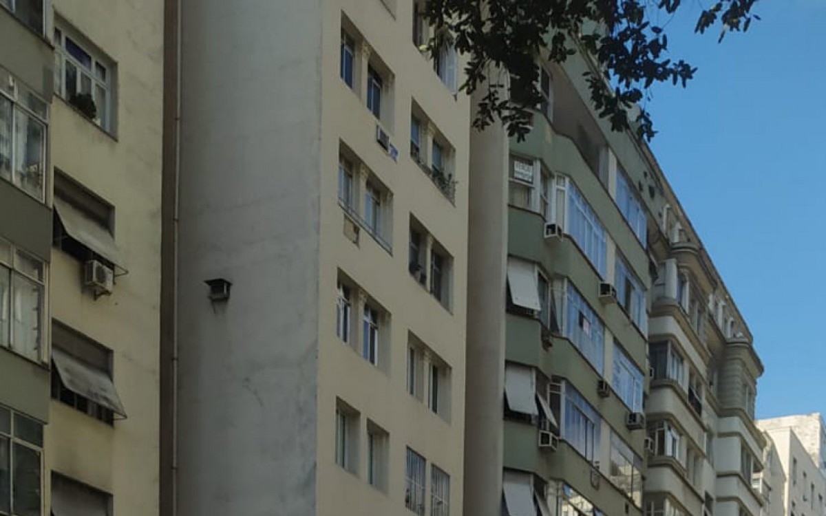 Segundo a Seop, agentes foram atacados com pedras por ambulantes - Divulgação/Seop