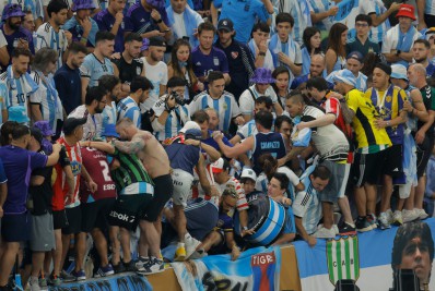Argentinos interditam metrô no Catar antes da final da Copa do Mundo