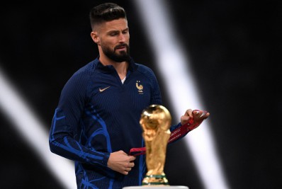Milan avança em conversas para renovar com Giroud