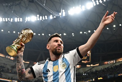 Scaloni exalta Messi após craque causar tumulto de fãs em Buenos Aires: 'Ele merece'