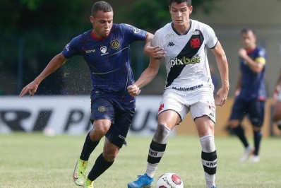 Guarani tenta Matheus Barbosa, mas Vasco rechaça saída para utilizar volante no Carioca