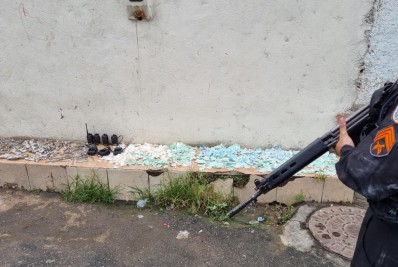 PM prende cinco criminosos em comunidade de Niterói