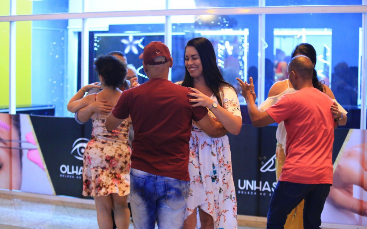 A presidente da Funbel, Clarice Santos, destacou a import&acirc;ncia do evento e aproveitou o baile para dan&ccedil;ar