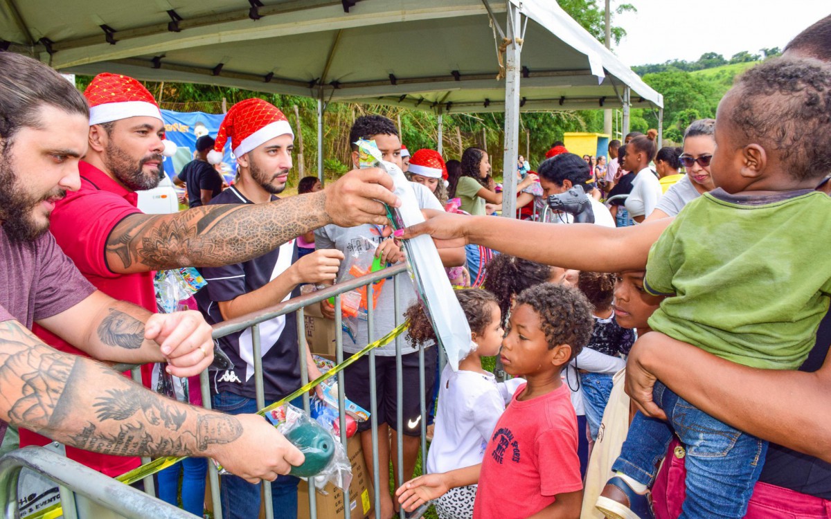 Papai Noel visitou dois pontos de Paty