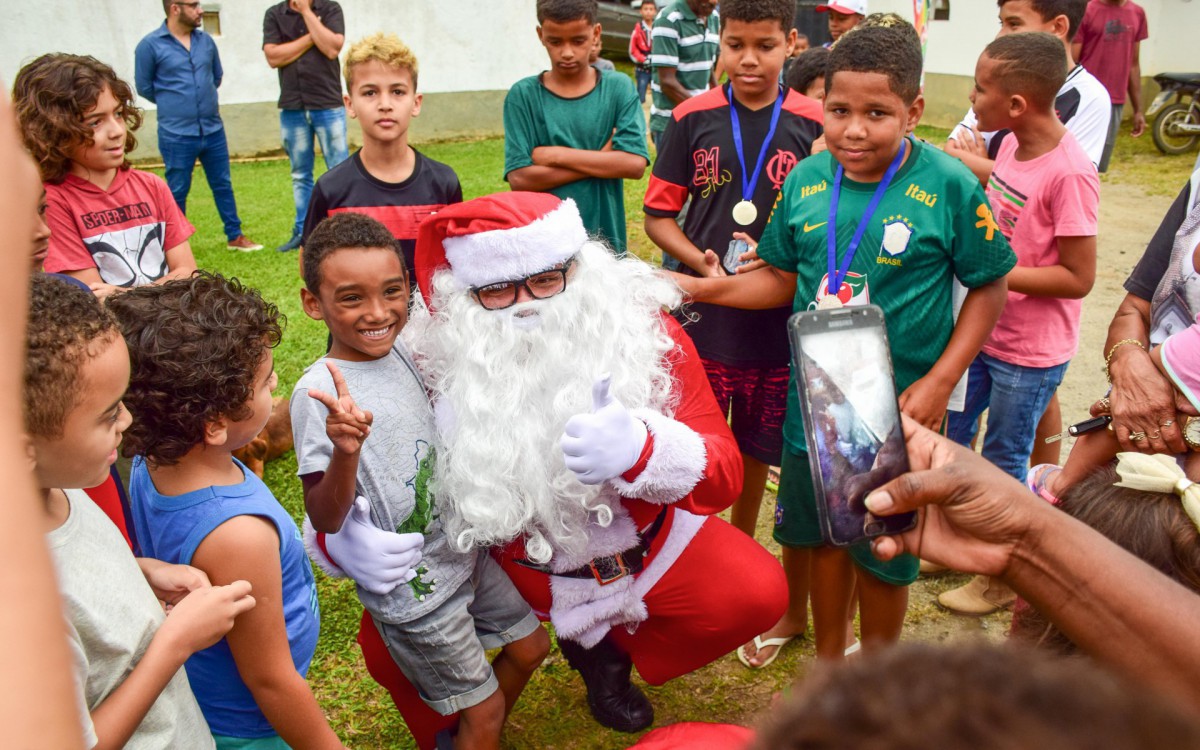 Papai Noel visitou dois pontos de Paty