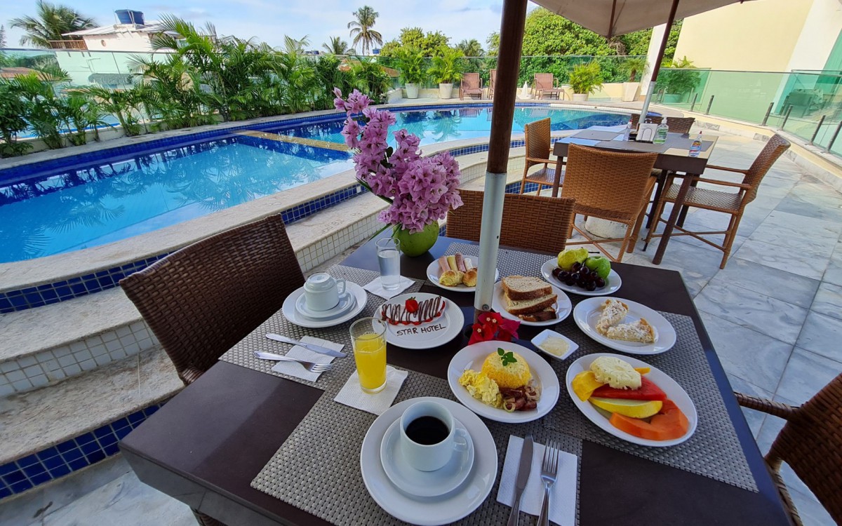 Inaugurado em 2018, j&aacute; com a proposta de promover a estadia ideal para este p&uacute;blico, o hotel disp&otilde;e de 44 apartamentos com varandas individuais, em configura&ccedil;&otilde;es para duas, tr&ecirc;s e at&eacute; quatro pessoas. - Divulga&ccedil;&atilde;o