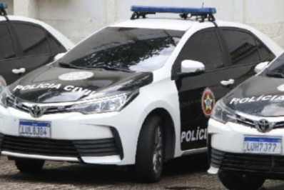 Polícia Civil faz operação contra roubos, furtos e receptação de celulares na Baixada