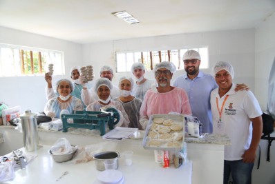 Projeto com apoio da Prefeitura forma 1ª turma de pescadores em Itaipu